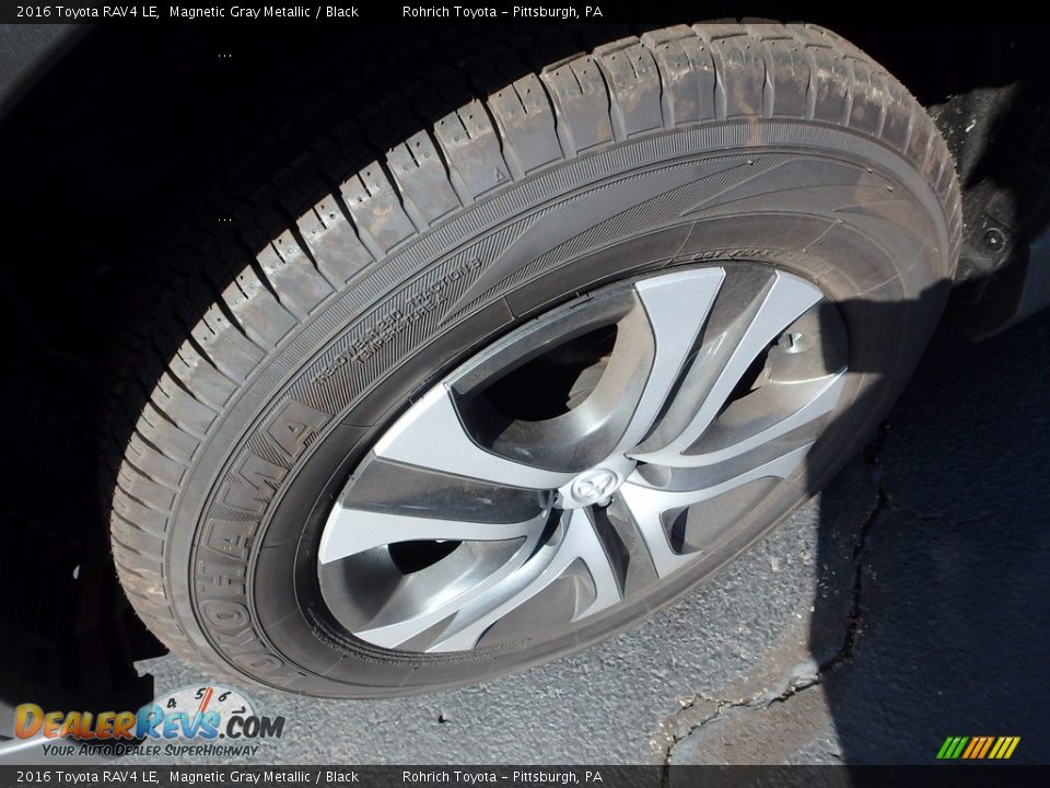 2016 Toyota RAV4 LE Magnetic Gray Metallic / Black Photo #5