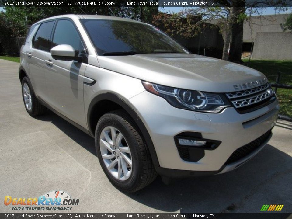 Front 3/4 View of 2017 Land Rover Discovery Sport HSE Photo #2
