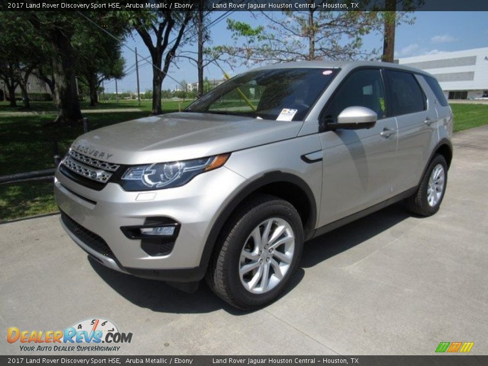 Front 3/4 View of 2017 Land Rover Discovery Sport HSE Photo #10