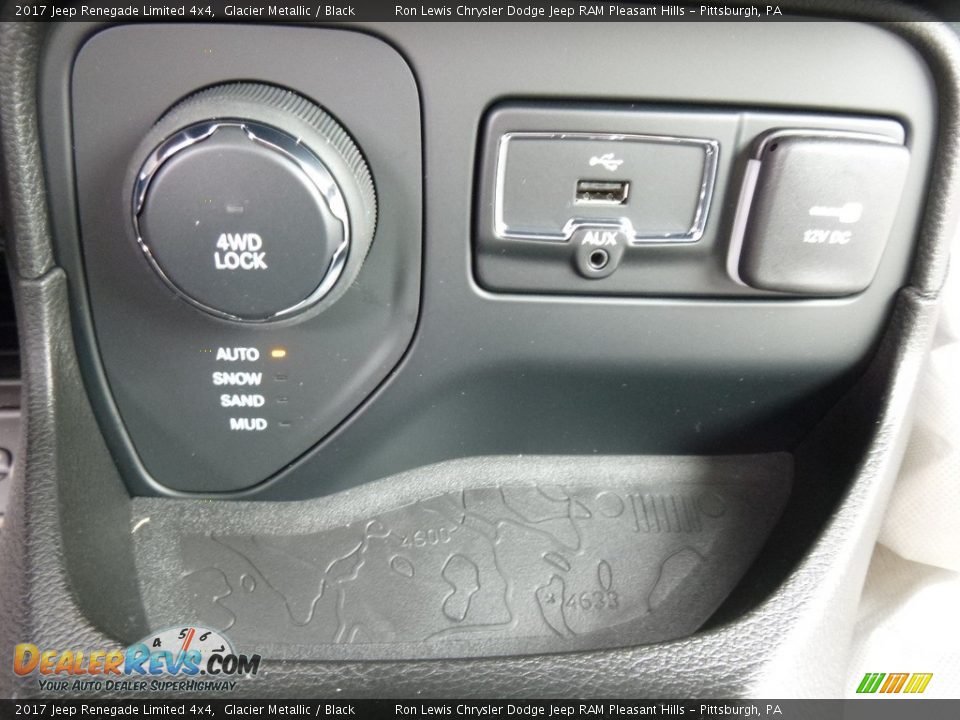 2017 Jeep Renegade Limited 4x4 Glacier Metallic / Black Photo #17