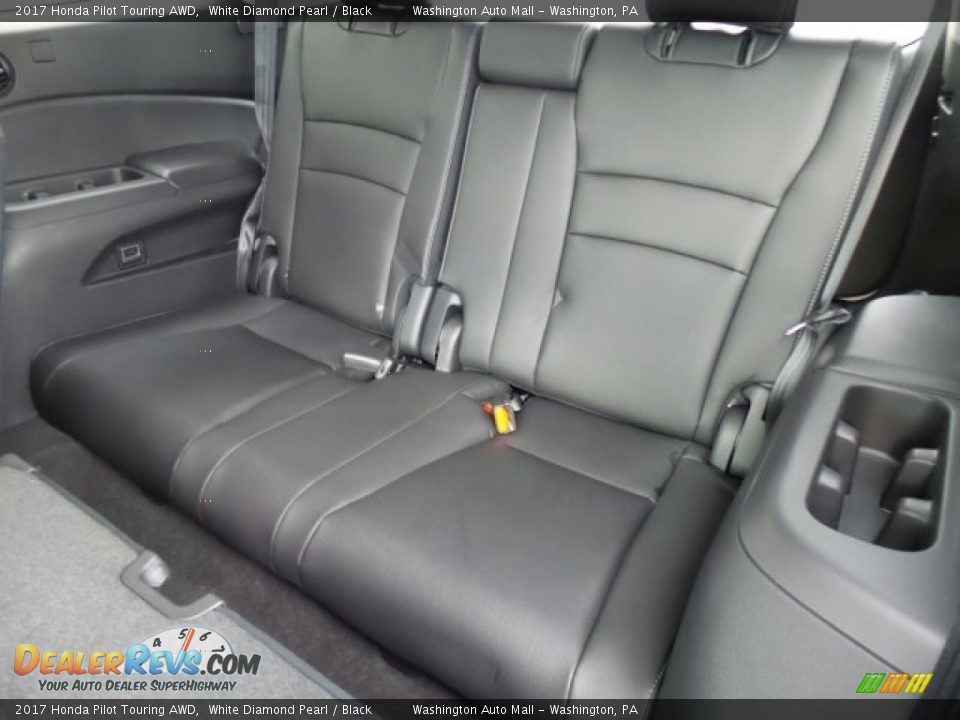 2017 Honda Pilot Touring AWD White Diamond Pearl / Black Photo #15