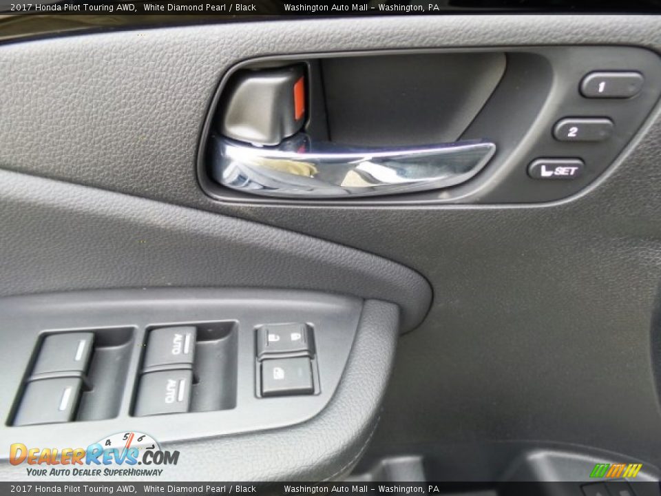 2017 Honda Pilot Touring AWD White Diamond Pearl / Black Photo #17