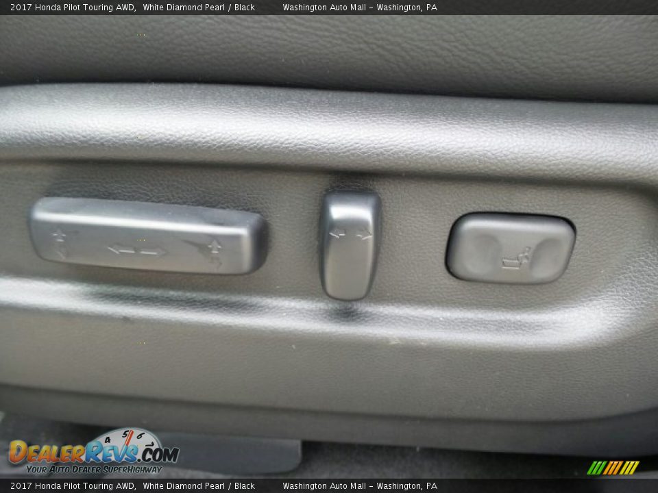 2017 Honda Pilot Touring AWD White Diamond Pearl / Black Photo #18