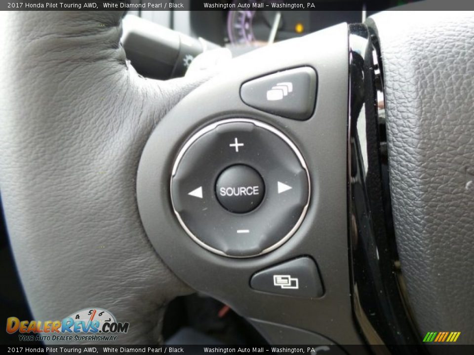2017 Honda Pilot Touring AWD White Diamond Pearl / Black Photo #23