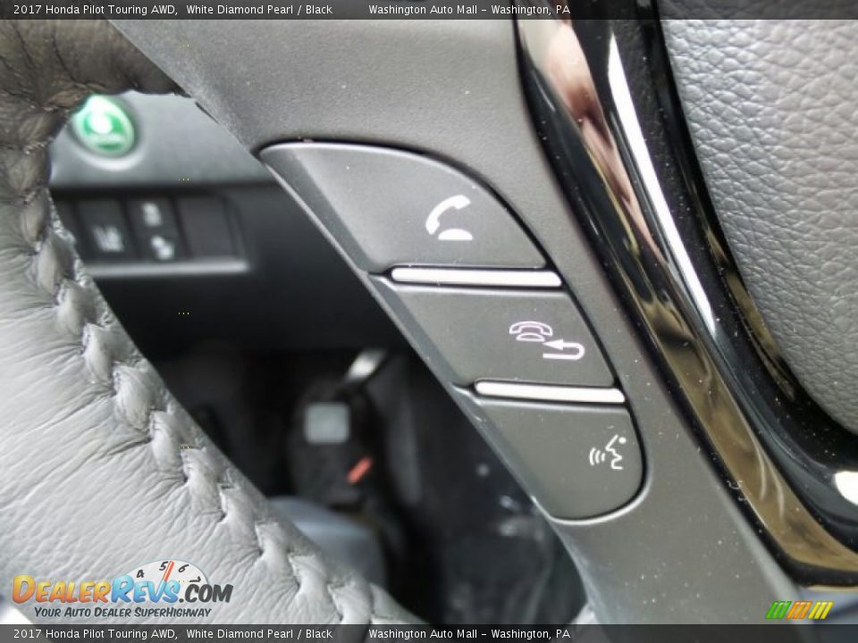 2017 Honda Pilot Touring AWD White Diamond Pearl / Black Photo #24