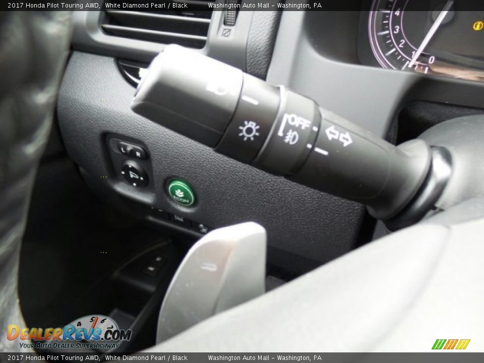 2017 Honda Pilot Touring AWD White Diamond Pearl / Black Photo #25