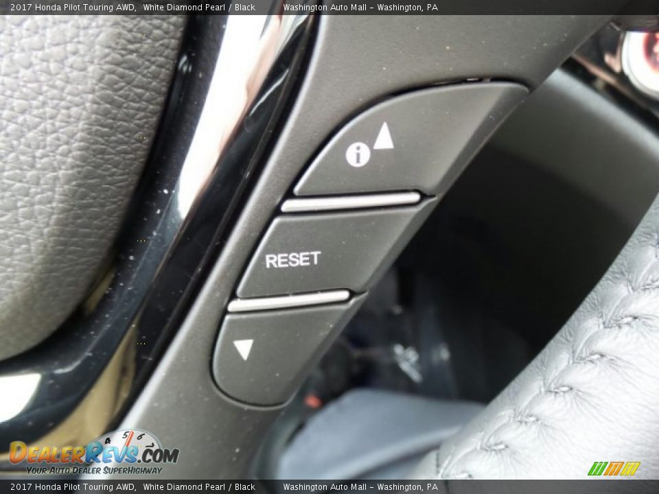 2017 Honda Pilot Touring AWD White Diamond Pearl / Black Photo #27