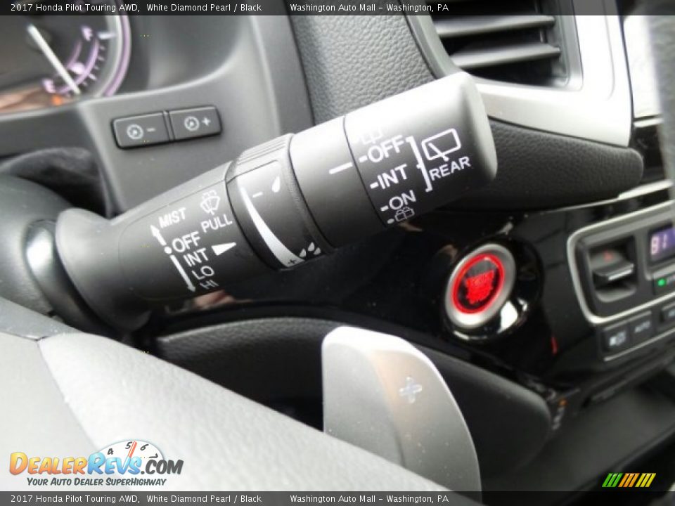 2017 Honda Pilot Touring AWD White Diamond Pearl / Black Photo #28