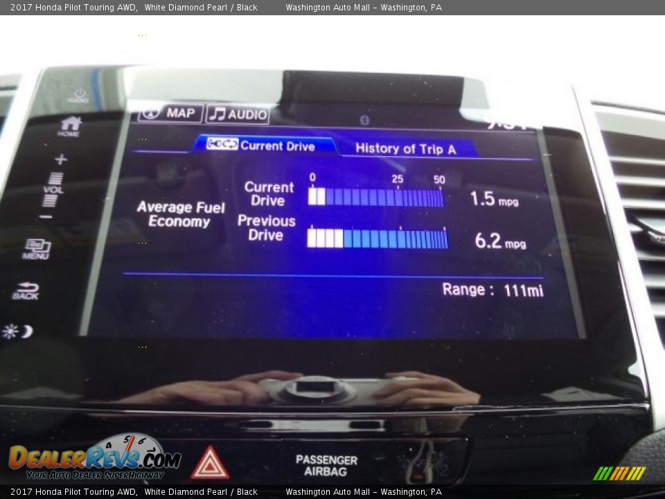 2017 Honda Pilot Touring AWD White Diamond Pearl / Black Photo #33