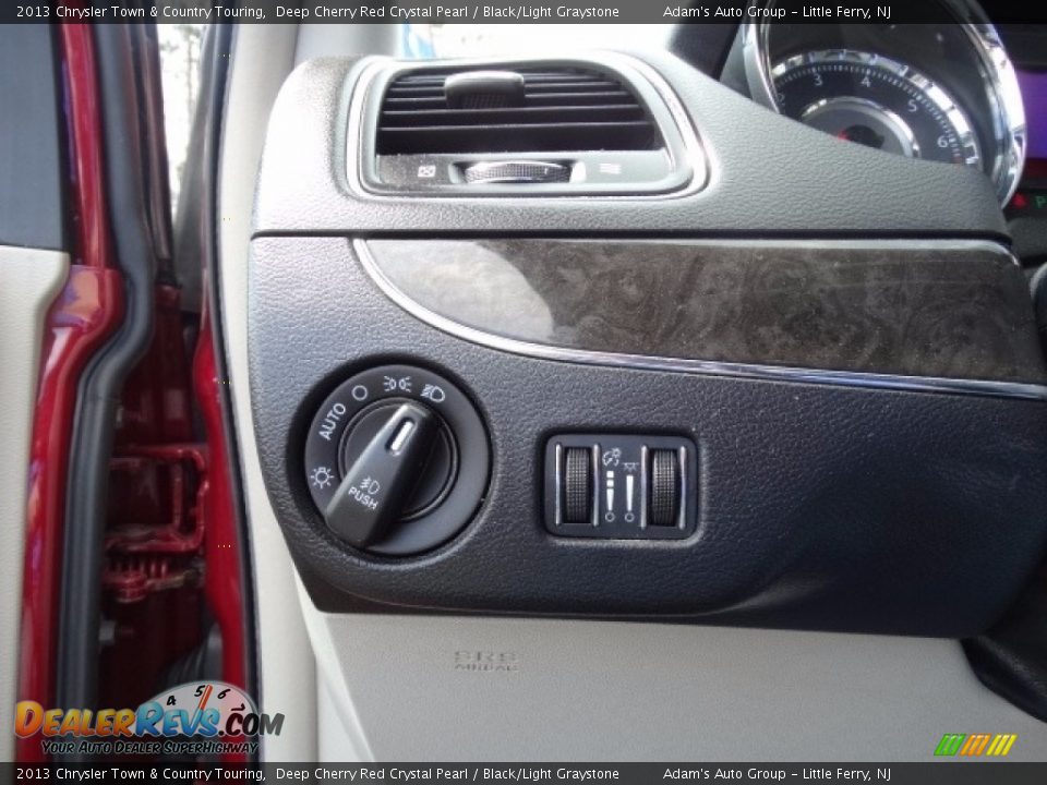 2013 Chrysler Town & Country Touring Deep Cherry Red Crystal Pearl / Black/Light Graystone Photo #22