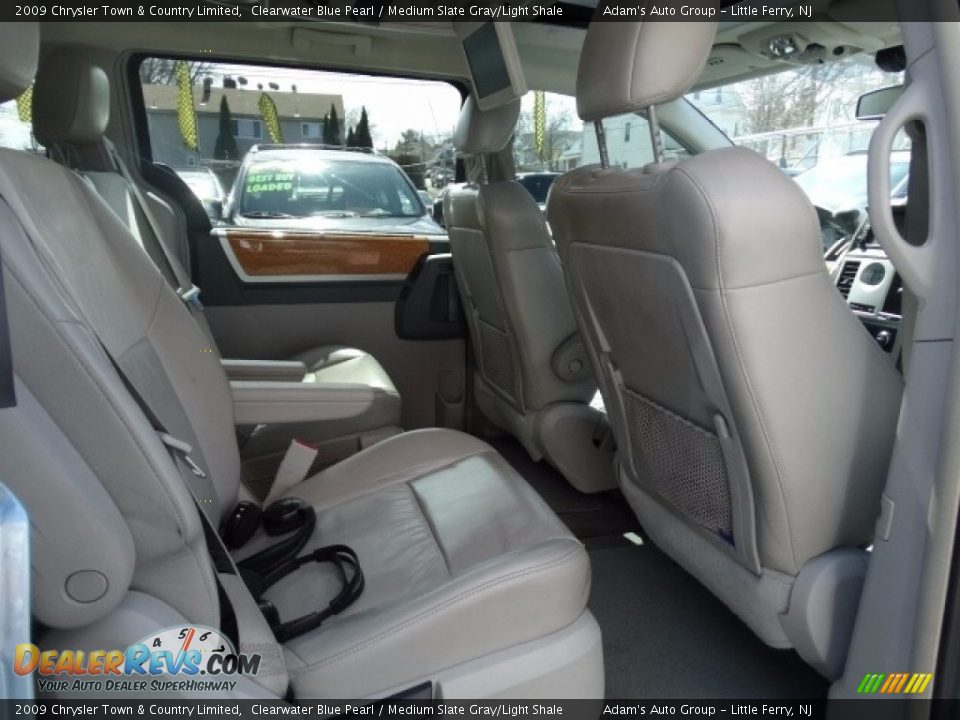 2009 Chrysler Town & Country Limited Clearwater Blue Pearl / Medium Slate Gray/Light Shale Photo #15