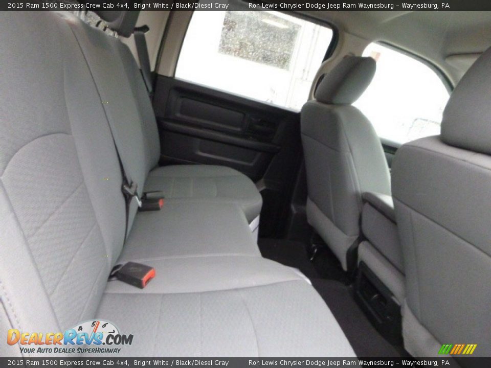 2015 Ram 1500 Express Crew Cab 4x4 Bright White / Black/Diesel Gray Photo #7