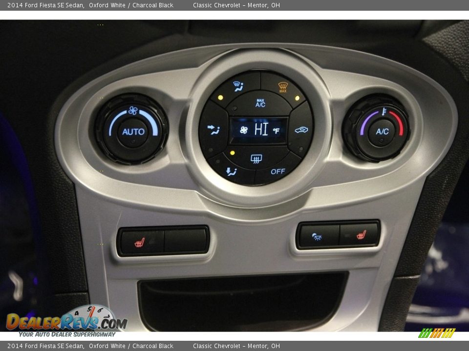 2014 Ford Fiesta SE Sedan Oxford White / Charcoal Black Photo #9