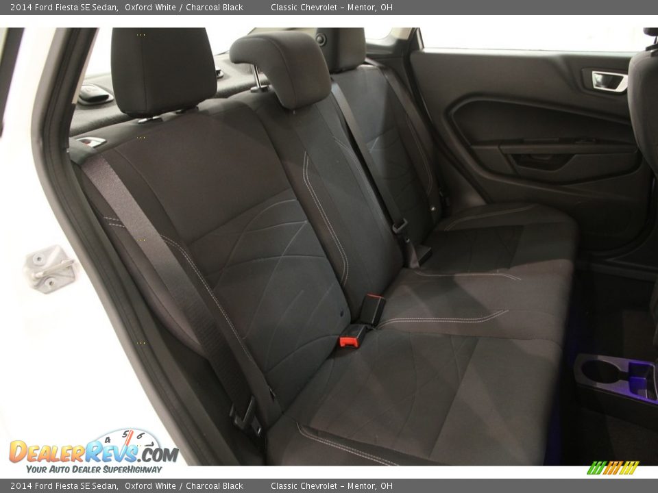 2014 Ford Fiesta SE Sedan Oxford White / Charcoal Black Photo #14