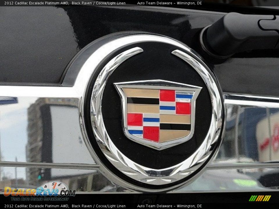 2012 Cadillac Escalade Platinum AWD Black Raven / Cocoa/Light Linen Photo #36