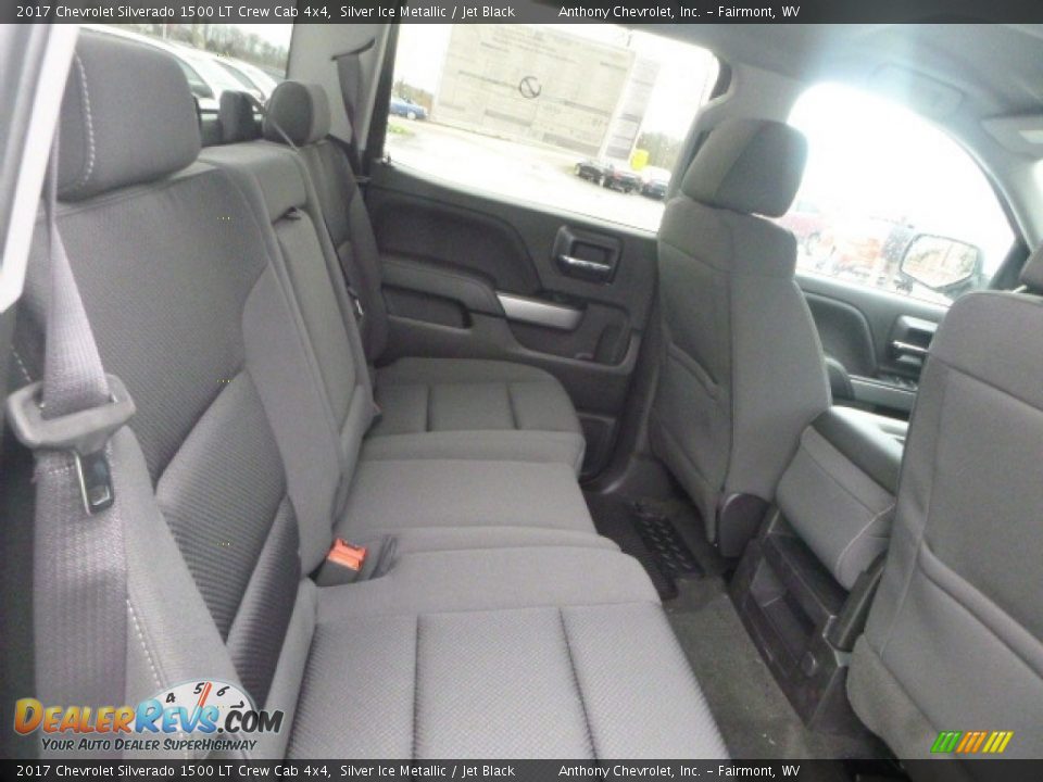 2017 Chevrolet Silverado 1500 LT Crew Cab 4x4 Silver Ice Metallic / Jet Black Photo #6
