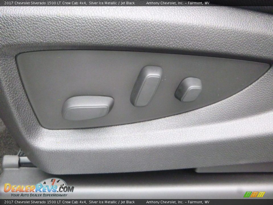 2017 Chevrolet Silverado 1500 LT Crew Cab 4x4 Silver Ice Metallic / Jet Black Photo #16