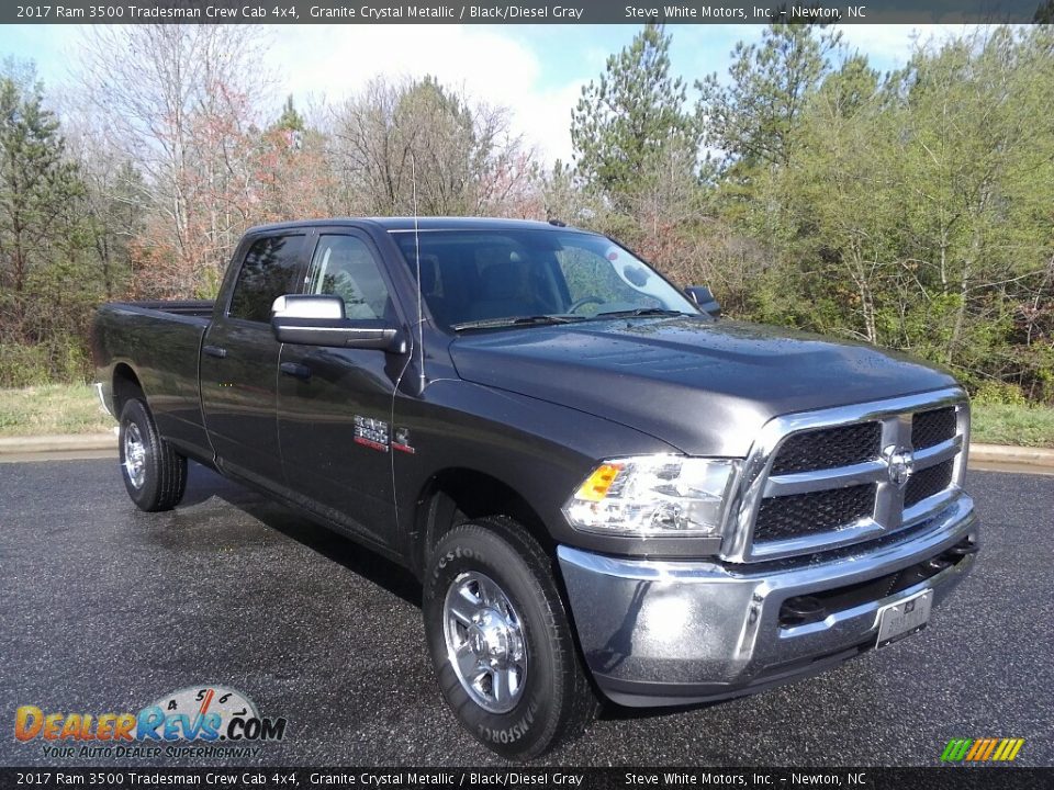 2017 Ram 3500 Tradesman Crew Cab 4x4 Granite Crystal Metallic / Black/Diesel Gray Photo #4