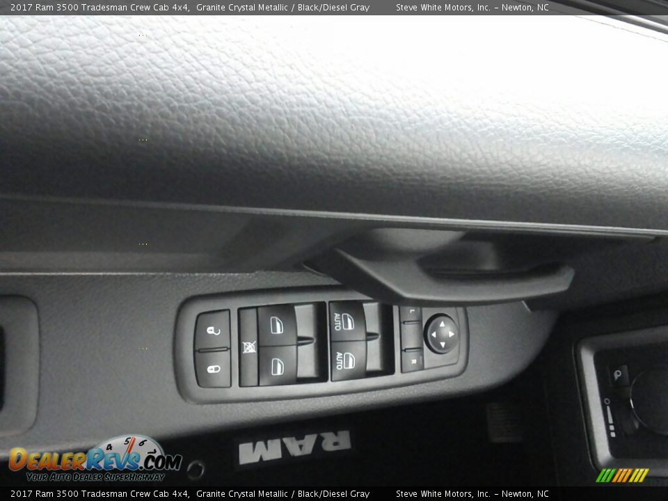 2017 Ram 3500 Tradesman Crew Cab 4x4 Granite Crystal Metallic / Black/Diesel Gray Photo #10