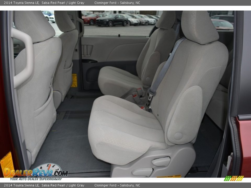 2014 Toyota Sienna LE Salsa Red Pearl / Light Gray Photo #11