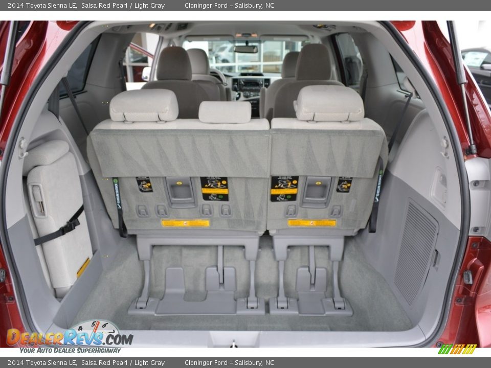 2014 Toyota Sienna LE Salsa Red Pearl / Light Gray Photo #12