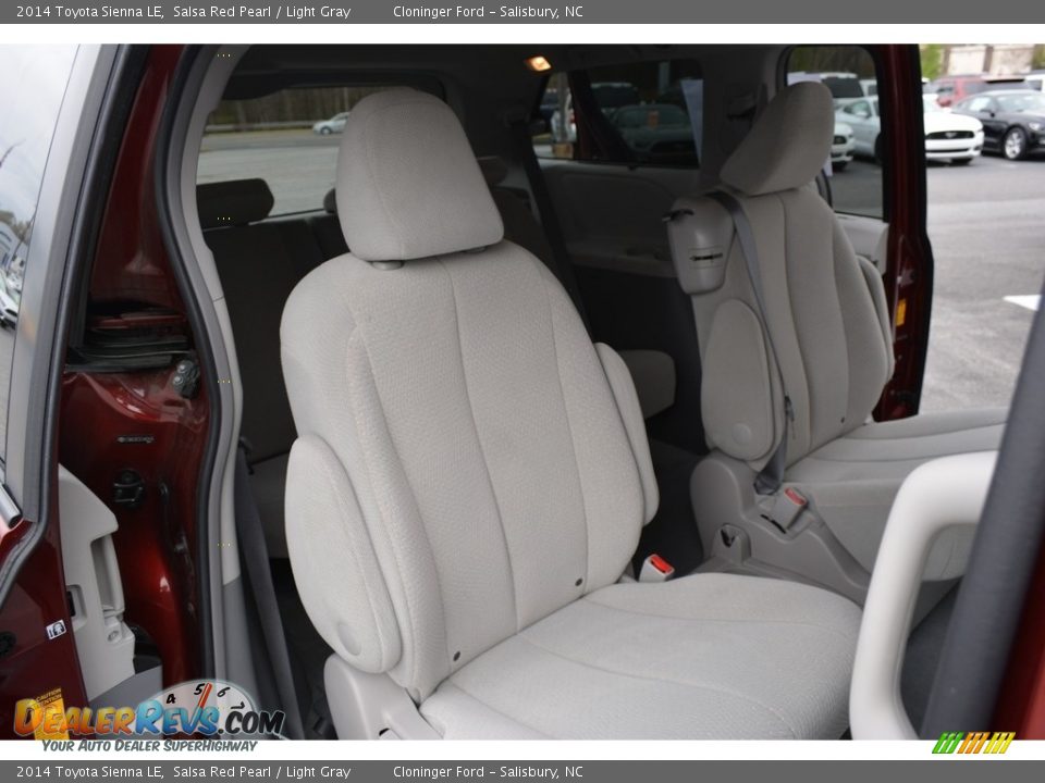 2014 Toyota Sienna LE Salsa Red Pearl / Light Gray Photo #13