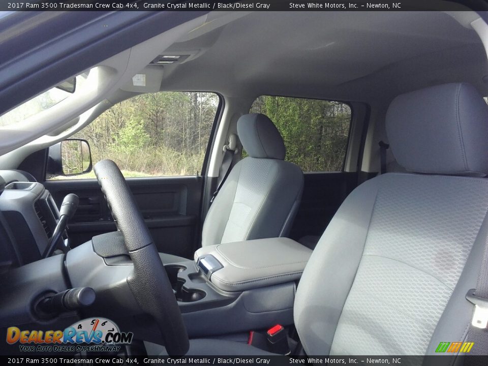 2017 Ram 3500 Tradesman Crew Cab 4x4 Granite Crystal Metallic / Black/Diesel Gray Photo #22