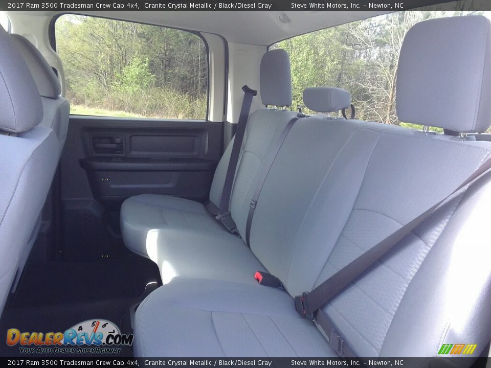 2017 Ram 3500 Tradesman Crew Cab 4x4 Granite Crystal Metallic / Black/Diesel Gray Photo #23