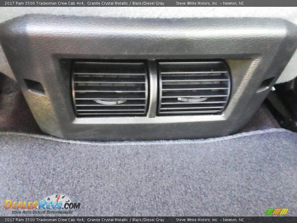 2017 Ram 3500 Tradesman Crew Cab 4x4 Granite Crystal Metallic / Black/Diesel Gray Photo #24