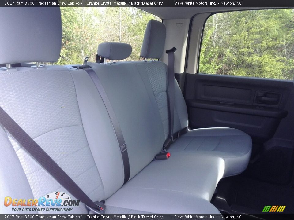 2017 Ram 3500 Tradesman Crew Cab 4x4 Granite Crystal Metallic / Black/Diesel Gray Photo #25