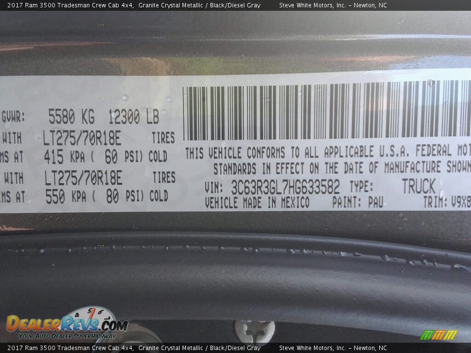 2017 Ram 3500 Tradesman Crew Cab 4x4 Granite Crystal Metallic / Black/Diesel Gray Photo #27