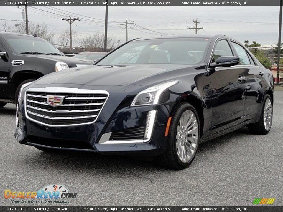 Front 3/4 View of 2017 Cadillac CTS Luxury Photo #3