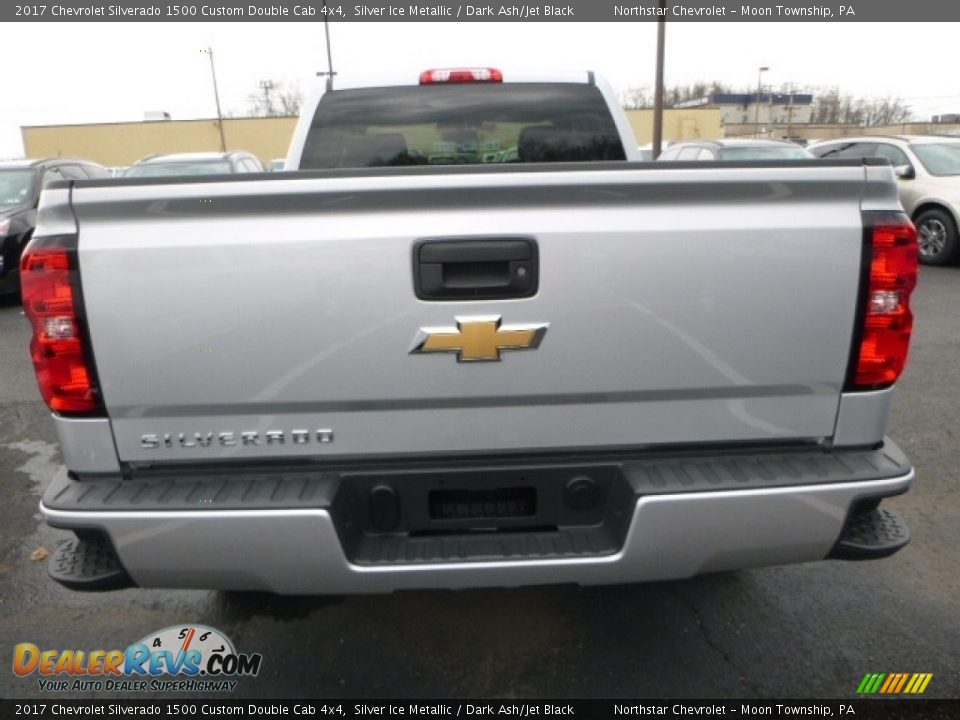 2017 Chevrolet Silverado 1500 Custom Double Cab 4x4 Silver Ice Metallic / Dark Ash/Jet Black Photo #4