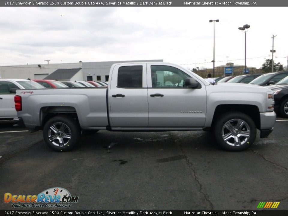 2017 Chevrolet Silverado 1500 Custom Double Cab 4x4 Silver Ice Metallic / Dark Ash/Jet Black Photo #5