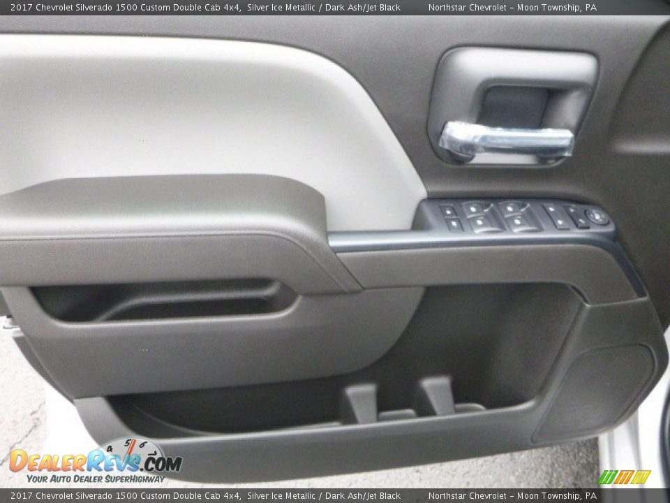 2017 Chevrolet Silverado 1500 Custom Double Cab 4x4 Silver Ice Metallic / Dark Ash/Jet Black Photo #15