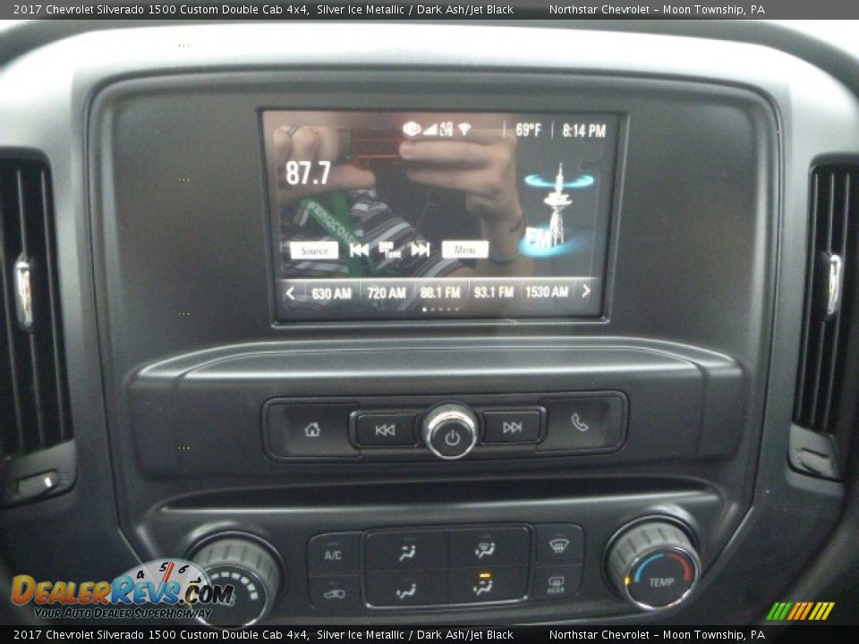 2017 Chevrolet Silverado 1500 Custom Double Cab 4x4 Silver Ice Metallic / Dark Ash/Jet Black Photo #17
