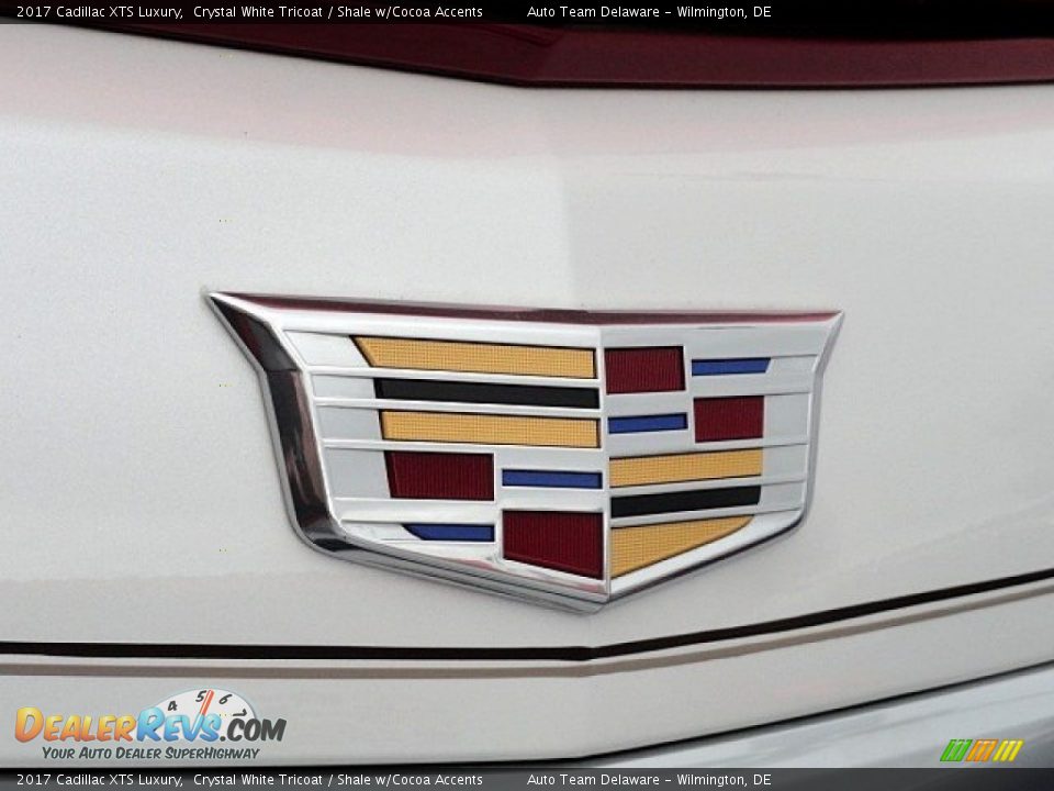 2017 Cadillac XTS Luxury Crystal White Tricoat / Shale w/Cocoa Accents Photo #27