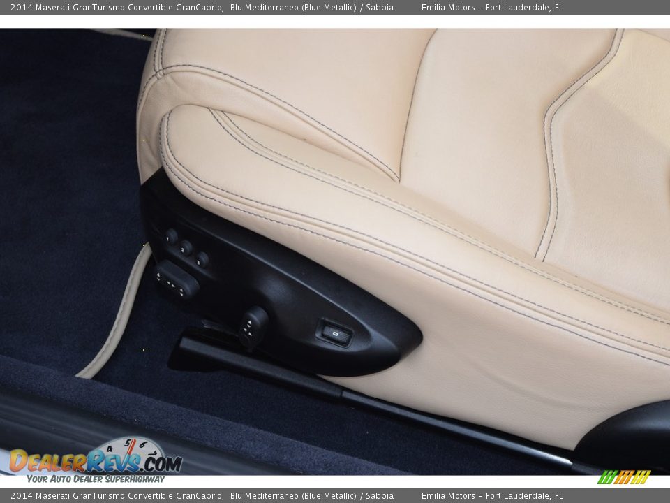 Controls of 2014 Maserati GranTurismo Convertible GranCabrio Photo #26