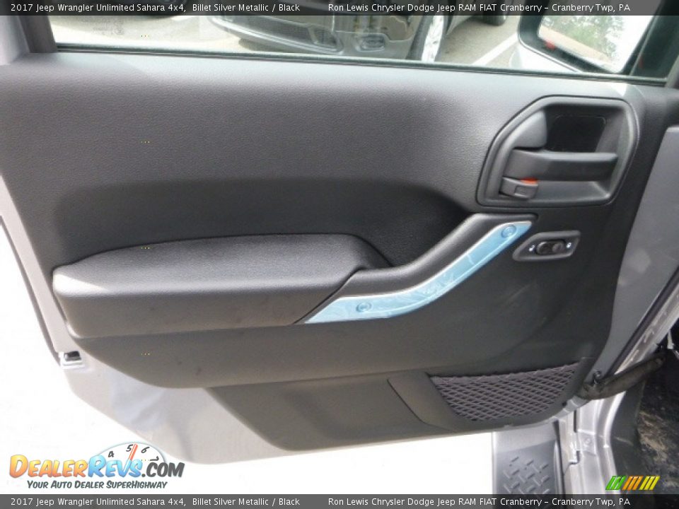 2017 Jeep Wrangler Unlimited Sahara 4x4 Billet Silver Metallic / Black Photo #12