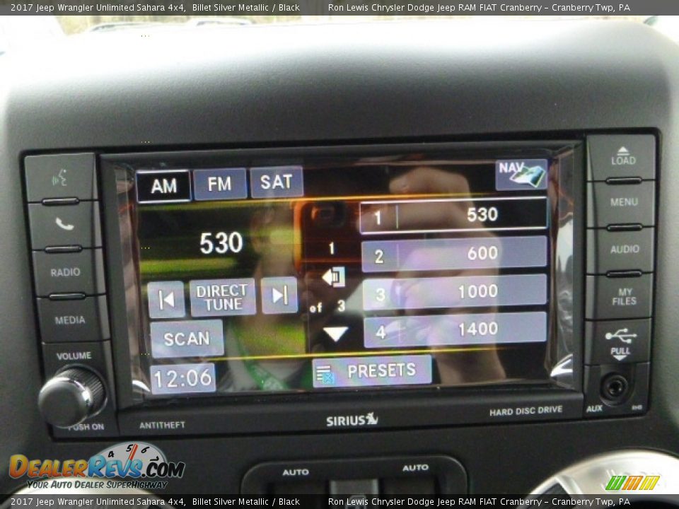 2017 Jeep Wrangler Unlimited Sahara 4x4 Billet Silver Metallic / Black Photo #15