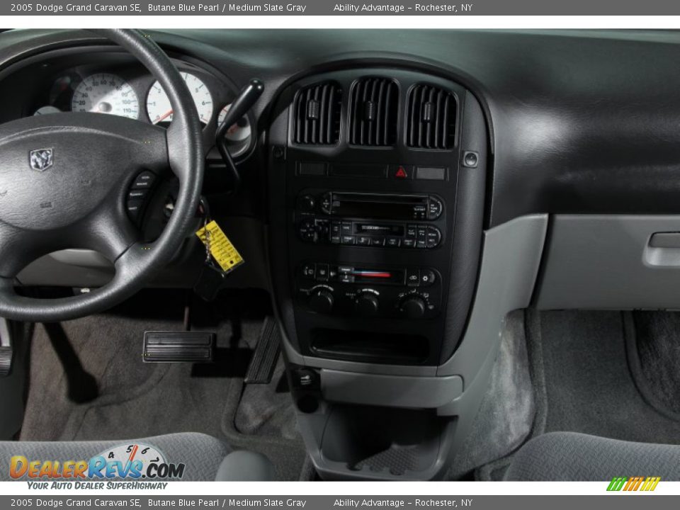 Controls of 2005 Dodge Grand Caravan SE Photo #22