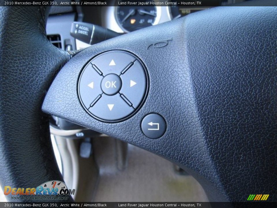 2010 Mercedes-Benz GLK 350 Arctic White / Almond/Black Photo #26