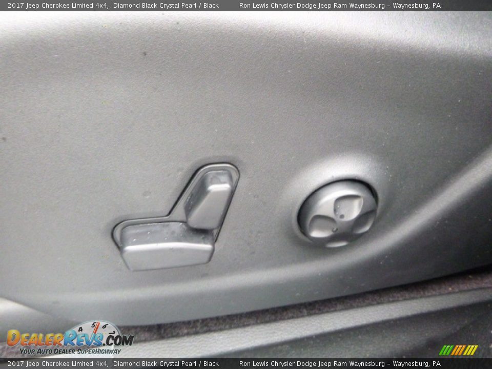 2017 Jeep Cherokee Limited 4x4 Diamond Black Crystal Pearl / Black Photo #17