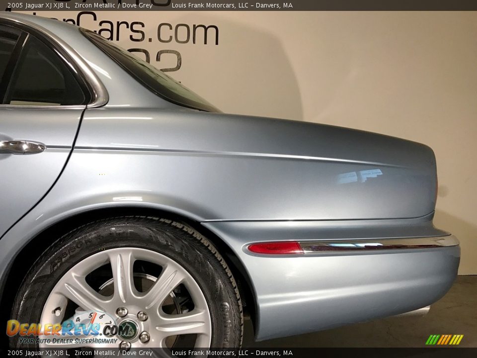 2005 Jaguar XJ XJ8 L Zircon Metallic / Dove Grey Photo #36