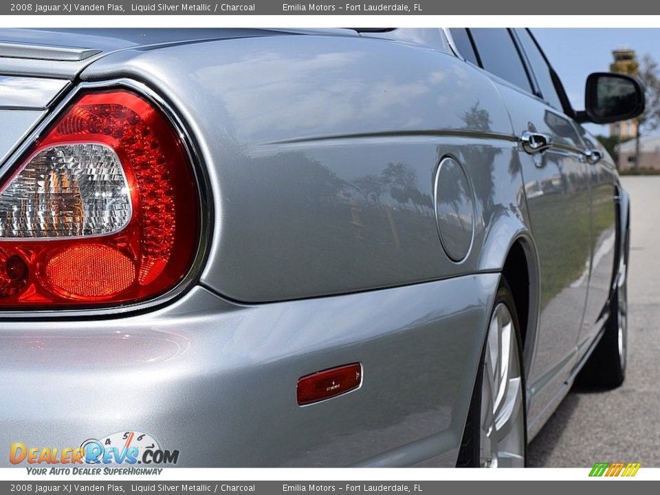 2008 Jaguar XJ Vanden Plas Liquid Silver Metallic / Charcoal Photo #17