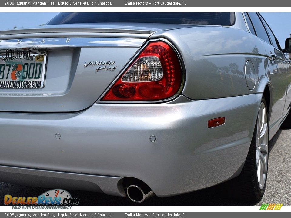 2008 Jaguar XJ Vanden Plas Liquid Silver Metallic / Charcoal Photo #18