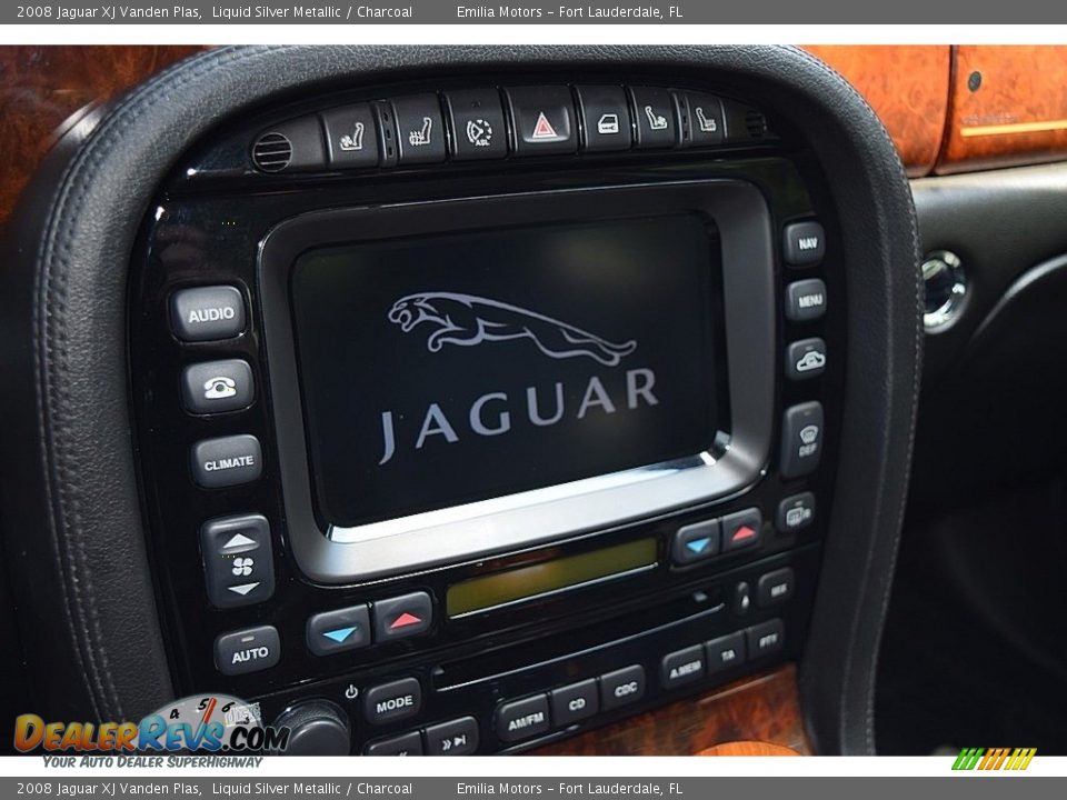 Controls of 2008 Jaguar XJ Vanden Plas Photo #39