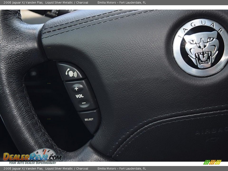 Controls of 2008 Jaguar XJ Vanden Plas Photo #41
