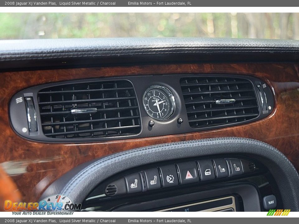 Controls of 2008 Jaguar XJ Vanden Plas Photo #43