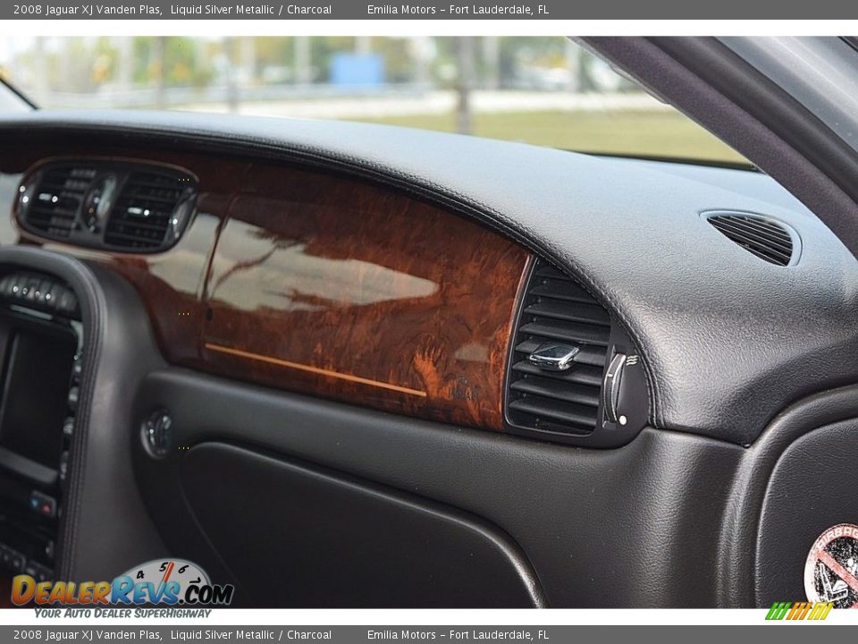 2008 Jaguar XJ Vanden Plas Liquid Silver Metallic / Charcoal Photo #46